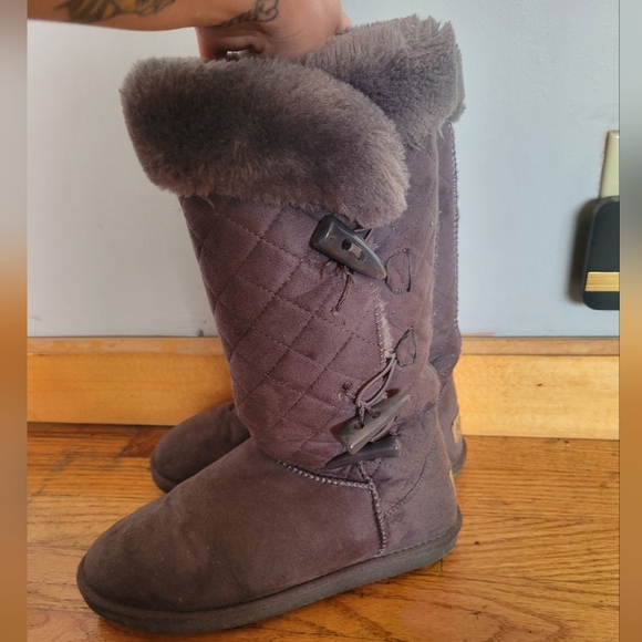 Women's Quilted Grey Boots - Picture 5 of 6